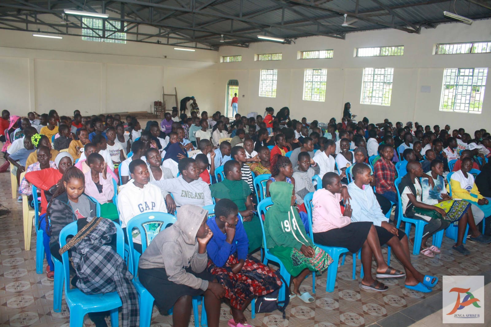 Adolescents receiving health information during the Back to School Campaign